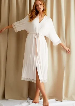New Pretty You London Bamboo Lace Kimono Powder Puff