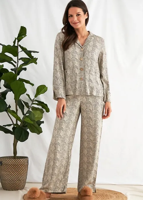 Clearance Pretty You London Studio Botanical Pyjama Set Olive Print