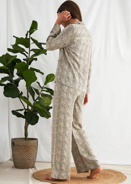 Clearance Pretty You London Studio Botanical Pyjama Set Olive Print